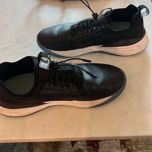 Clover nursing sneakers